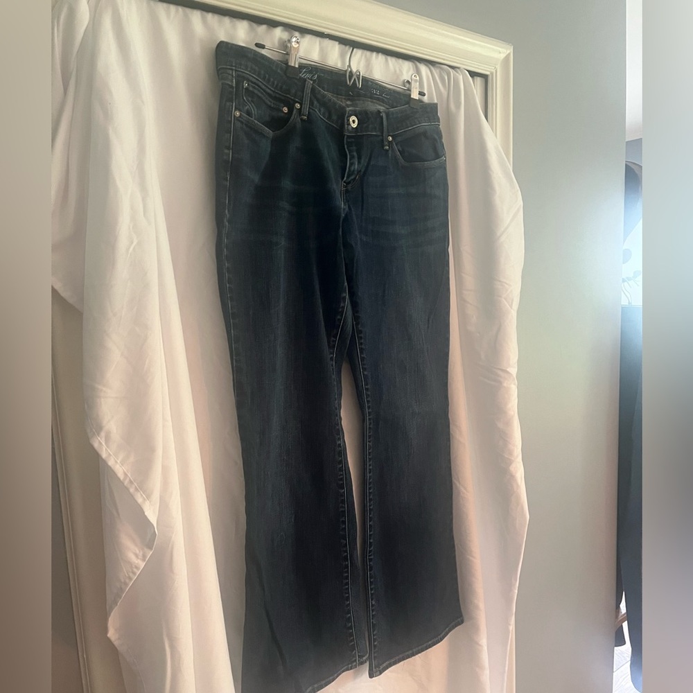 Woman’s Levi’s size 32 x 32 bold curve flare jeans $31